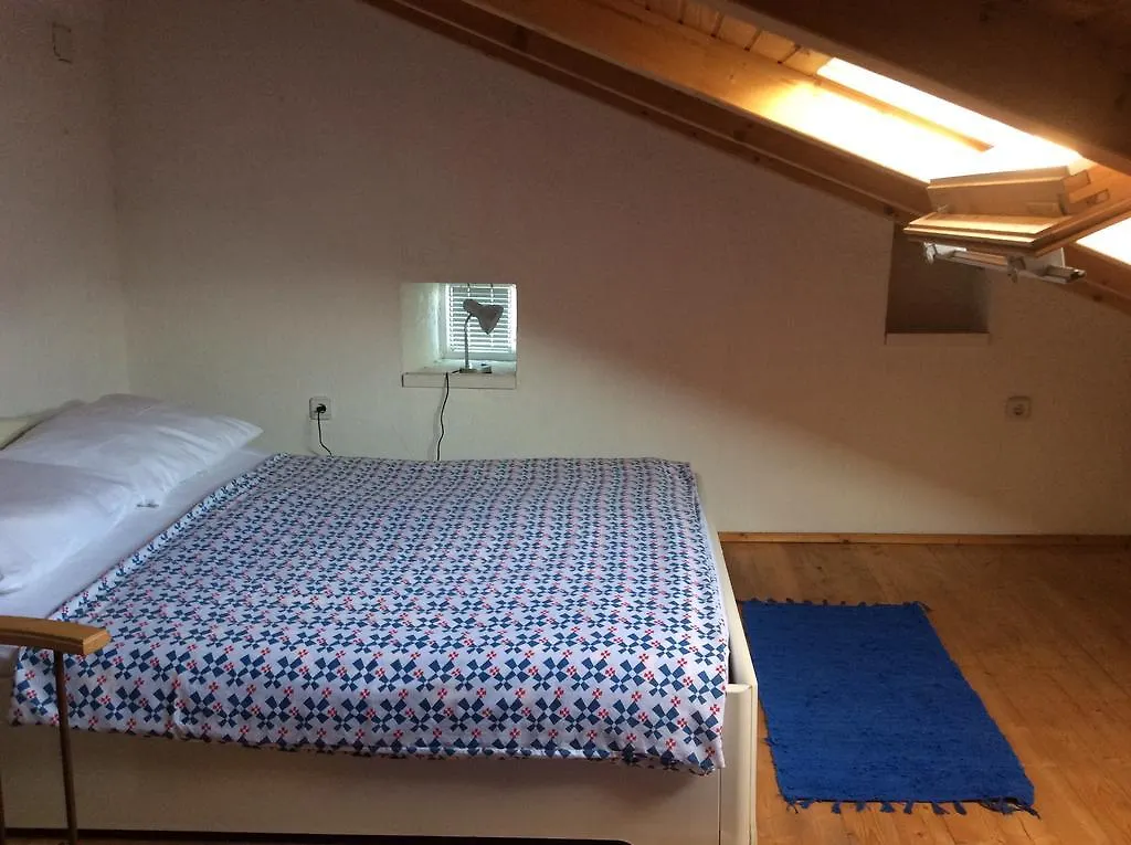Apartman Ustrine Apartment